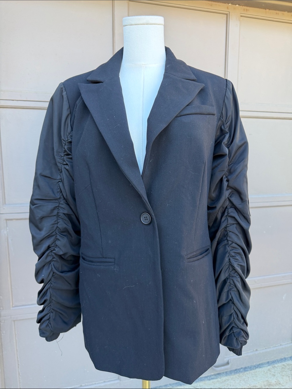 Barneys New York x forever 21 Black Ruched-Sleeve Blazer